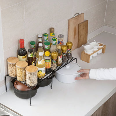 étagère cuisine noir pour rangement bouteilles condiments plan de travail