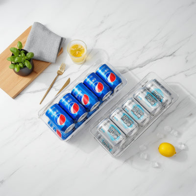 range bouteille transparent sur table rangement accessible et net