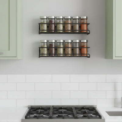 étagères à épices noires fixees sur mur cuisine Murganise