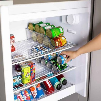 Porte bouteille frigo femme saisit canette bout des doigts Canéa