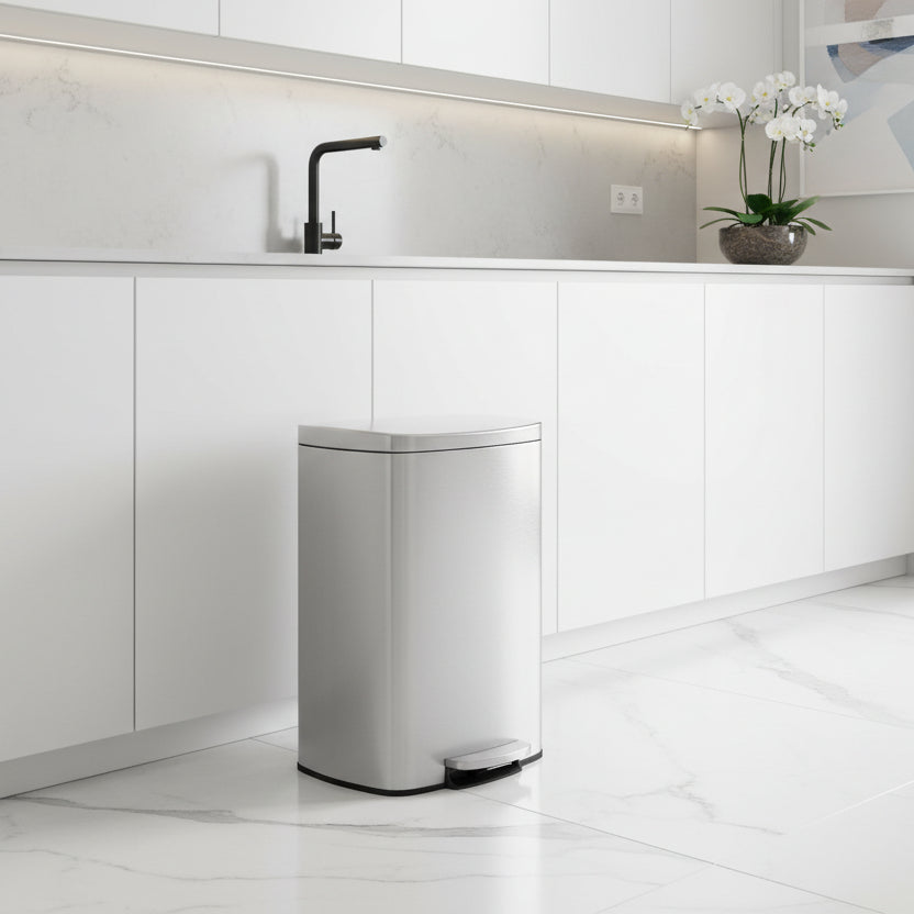 poubelle 50l pedale acier inox anti-odeurs hermetique argente HygiaStep