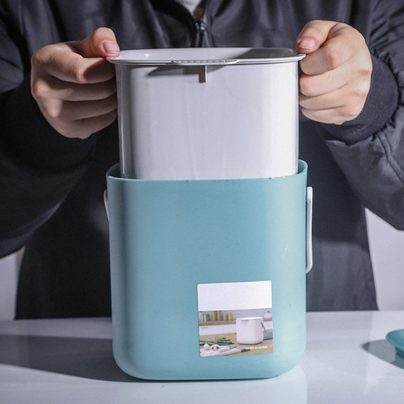 poubelle en plastique légère et facile à nettoyer AeroClean