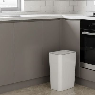 poubelles de cuisine design minimaliste ouverture hygiénique LineaTouch