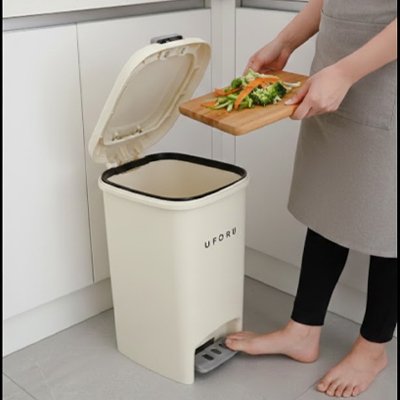 poubelles vintage design beige creme pour toute cuisine rangée Pedalys
