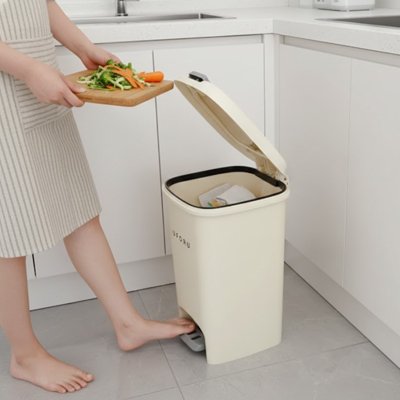 poubelles vintage ouverture mains libres Pedalys
